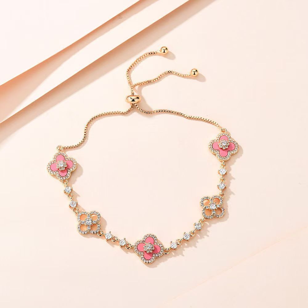 Bracelet Fleur Rose · Quatre Pétales