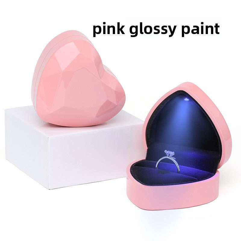 Heart-shaped ring box, single ring box