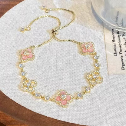Bracelet Fleur Rose · Quatre Pétales