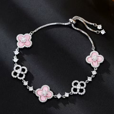 Bracelet Fleur Rose · Quatre Pétales