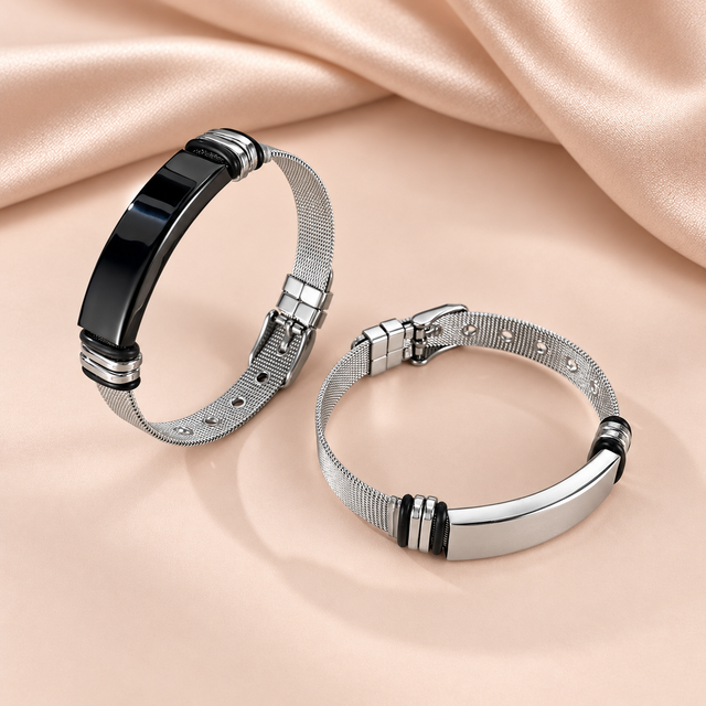 Bracelet Homme · Maille Métallique sur fond satin beige rosé