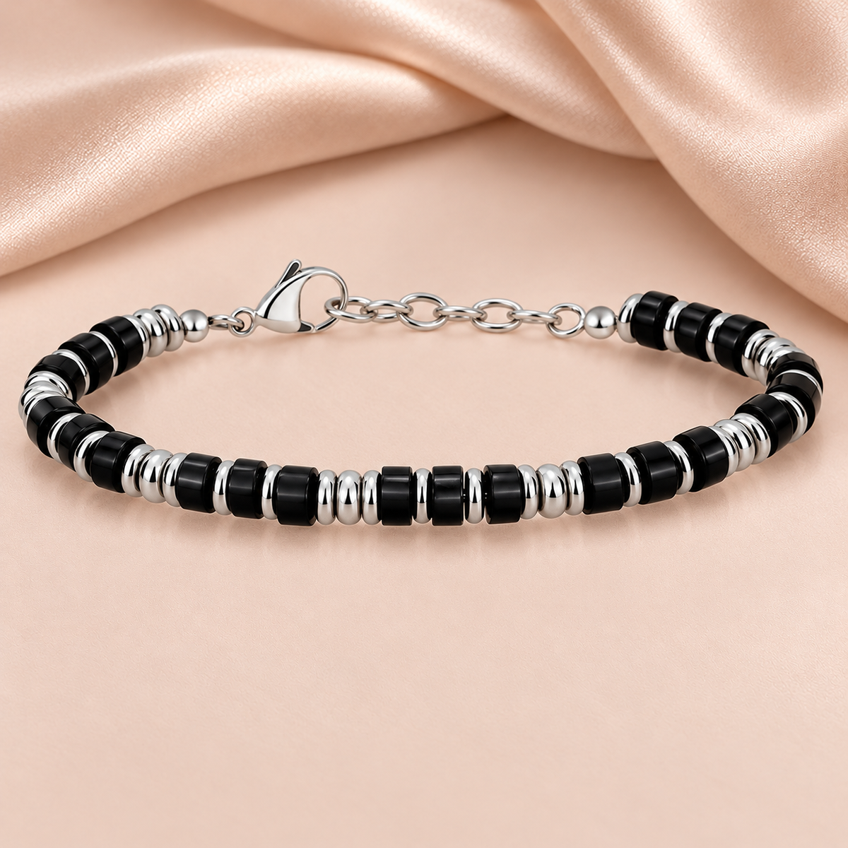 Bracelet Homme · Perles de Pierre sur fond satin beige rosé